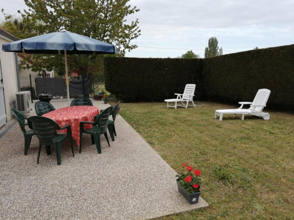 Maison Independante Lailly-en-Val Екстериор снимка